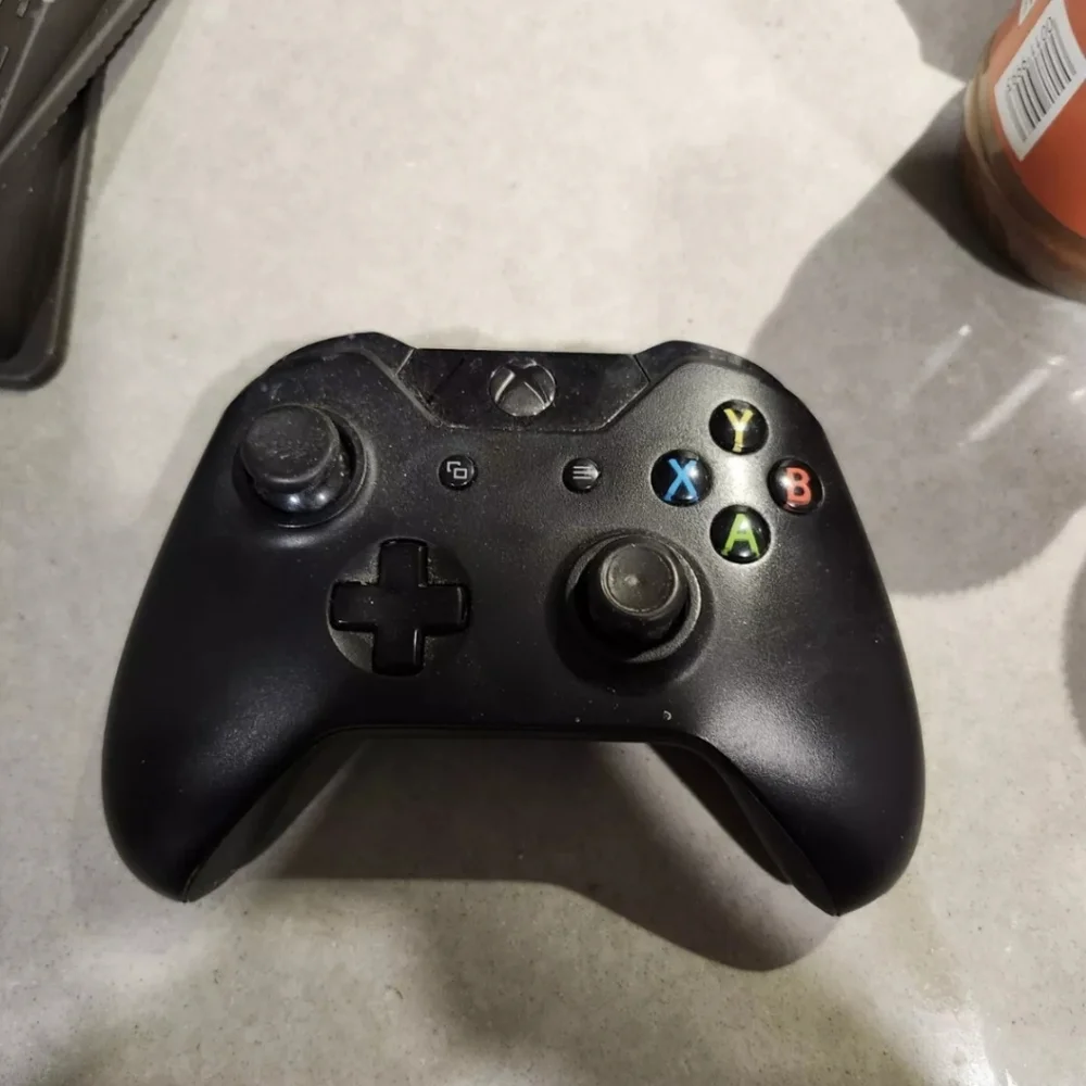 Microsoft Xbox One Wireless Controller Black Model 1537